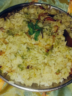 पुदीना धनिया राइस(pudeena dhaniya rice recipe in hindi) रेसिपी मुख्य फोटो