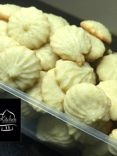 A picture of Learn how to make the Best mini butter cookies 🤩✨.