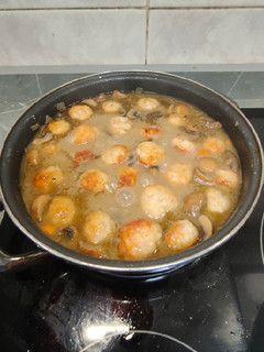 Una foto de Albóndigas de pollo en salsa