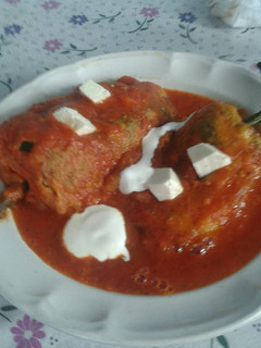 Una foto de Chiles rellenos *Platillo típico del mes patrio* 😋
