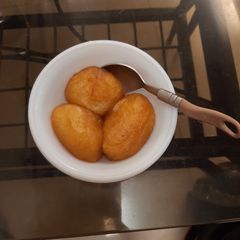 A picture of Gulab jamun.