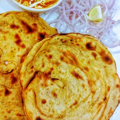 A picture of Lacha paratha.