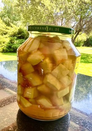 Una foto de Encurtido de cáscaras de sandía 🍉