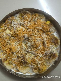 આલુ પૂરી (Aloo Poori Recipe In Gujarati) રેસીપી મુખ્ય ફોટો