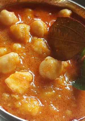 छोले(CHHOLE RECIPE IN HINDI) रेसिपी मुख्य फोटो