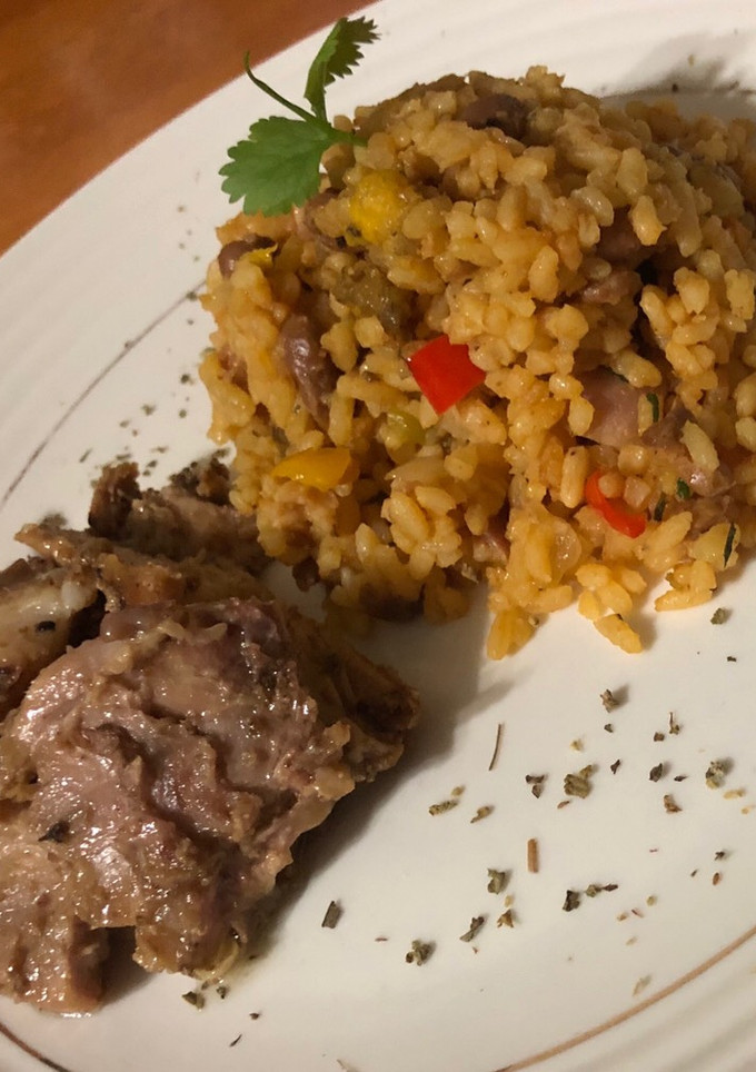 Una foto de Arroz mamposteao y pernil asados