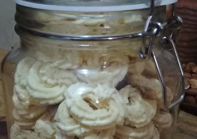 Anti Ribet, Buat Kue sagu keju Murah