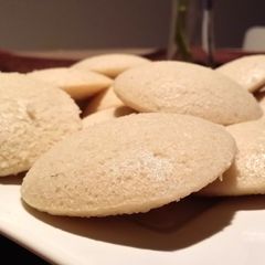 A picture of Idly Using Idly Rava.