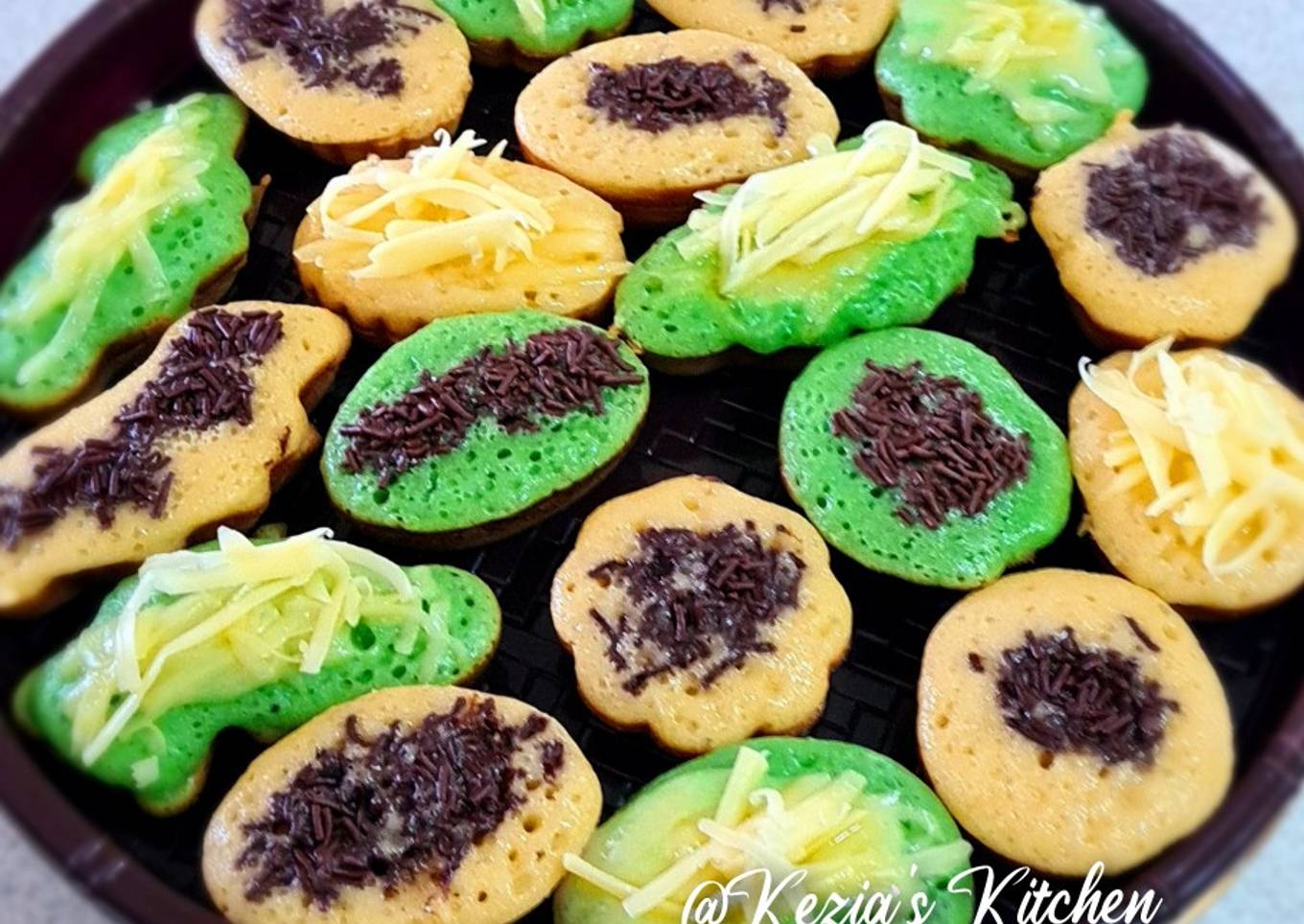 KUE CUBIT (PINCH CAKE)