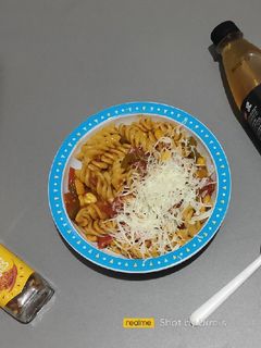 રેડ ગ્રેવી પાસ્તા (Red Gravy Pasta Recipe In Gujarati) રેસીપી મુખ્ય ફોટો