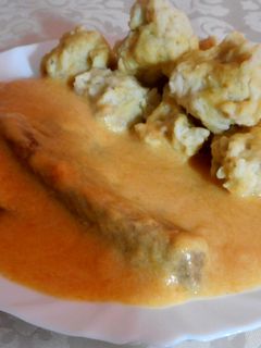 Vadas zsemlegombóccal recept fotója
