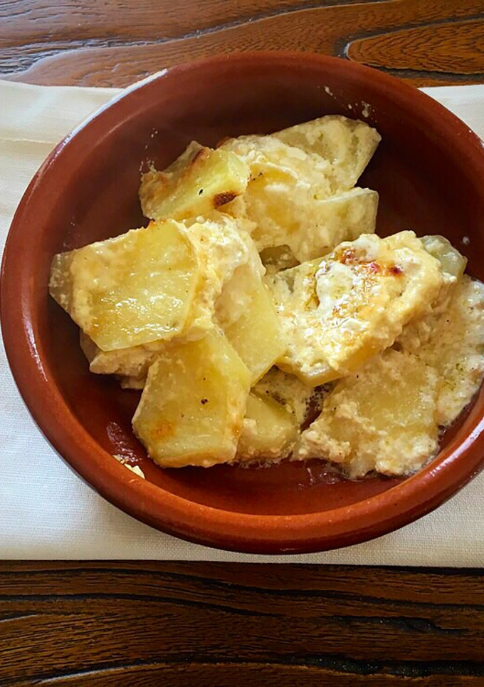 Una foto de Papas gratinadas al estilo delfinés