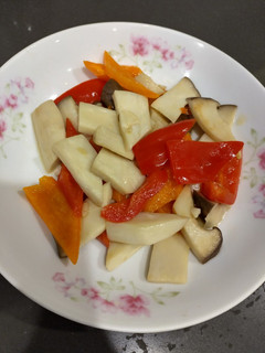 彩椒杏鮑菇(方便素)(快速料理)(簡單料理)(清冰箱料理) 的食譜成品照片