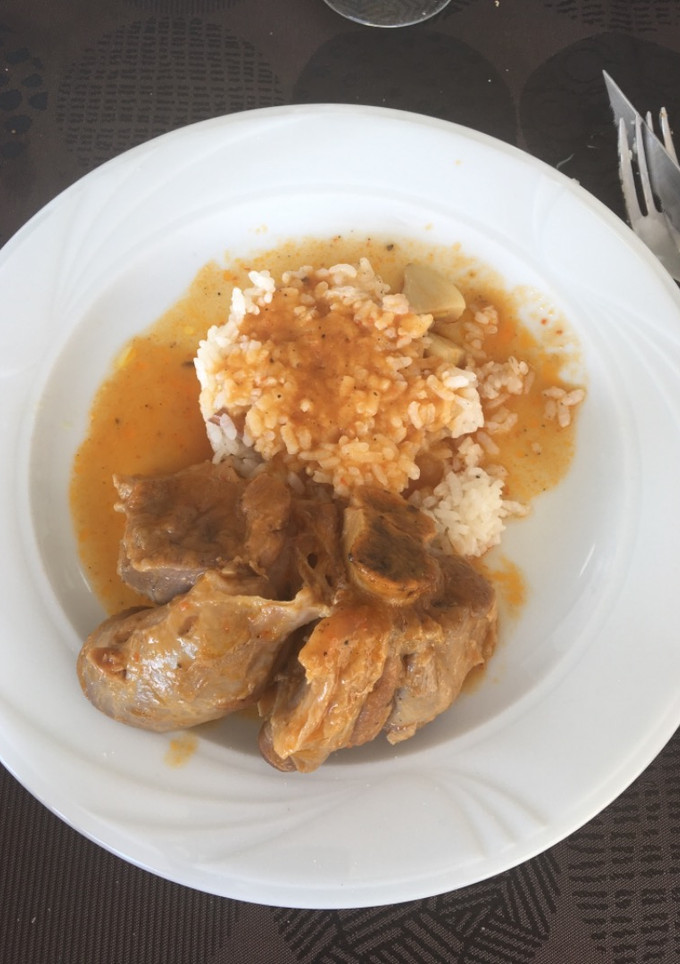 Una foto de Codillo de ternera en salsa😜😜