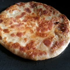 A picture of Gud ka Parantha.