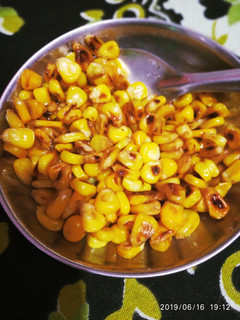 A picture of Roasted sweet corn.