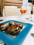 Μανιτάρια portobello γεμιστά με σπανάκι, πινόλια και τυρί