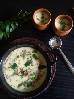 ગુજરાતી કઢી (Gujarati Kadhi recipe in gujarati) રેસીપી મુખ્ય ફોટો