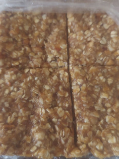 A picture of Protein rich granola bar.