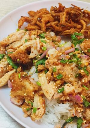 รูปของ ข้าวยำไก่แซ่บ (สูตรไก่นุ่ม)