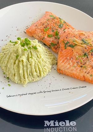 A picture of Salmon & Mashed Veggies with Spring Onion & Chives Cream Cheese.