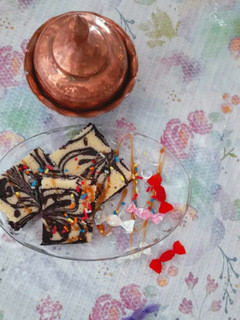عکسی از دستور کیک دو رنگ تابه ای🥧
