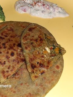 બ્રોકોલી પનીર પરાઠા 🥦 (Broccoli Paneer Paratha Recipe In Gujara રેસીપી મુખ્ય ફોટો