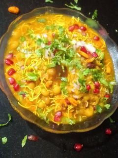 રગડા પેટીસ (Ragda Patties Recipe In Gujarati) રેસીપી મુખ્ય ફોટો