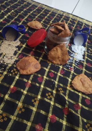 મીઠા થેપલાં(Meetha thepala Recipe in gujarati) રેસીપી મુખ્ય ફોટો