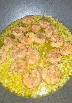Una foto de Camarones al Ajillo