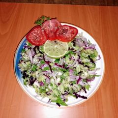 A picture of Celery 🥗 salad 🧅🧄🌻🧂.
