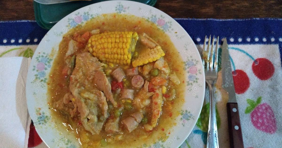 Puchero de matambrito de cerdo con salchicha criolla Receta de Memo de  Vernazza- Cookpad
