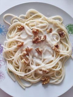 Una foto de Espaguetis con salsa de queso azul sin nata