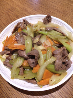 A picture of Beef with Celery.