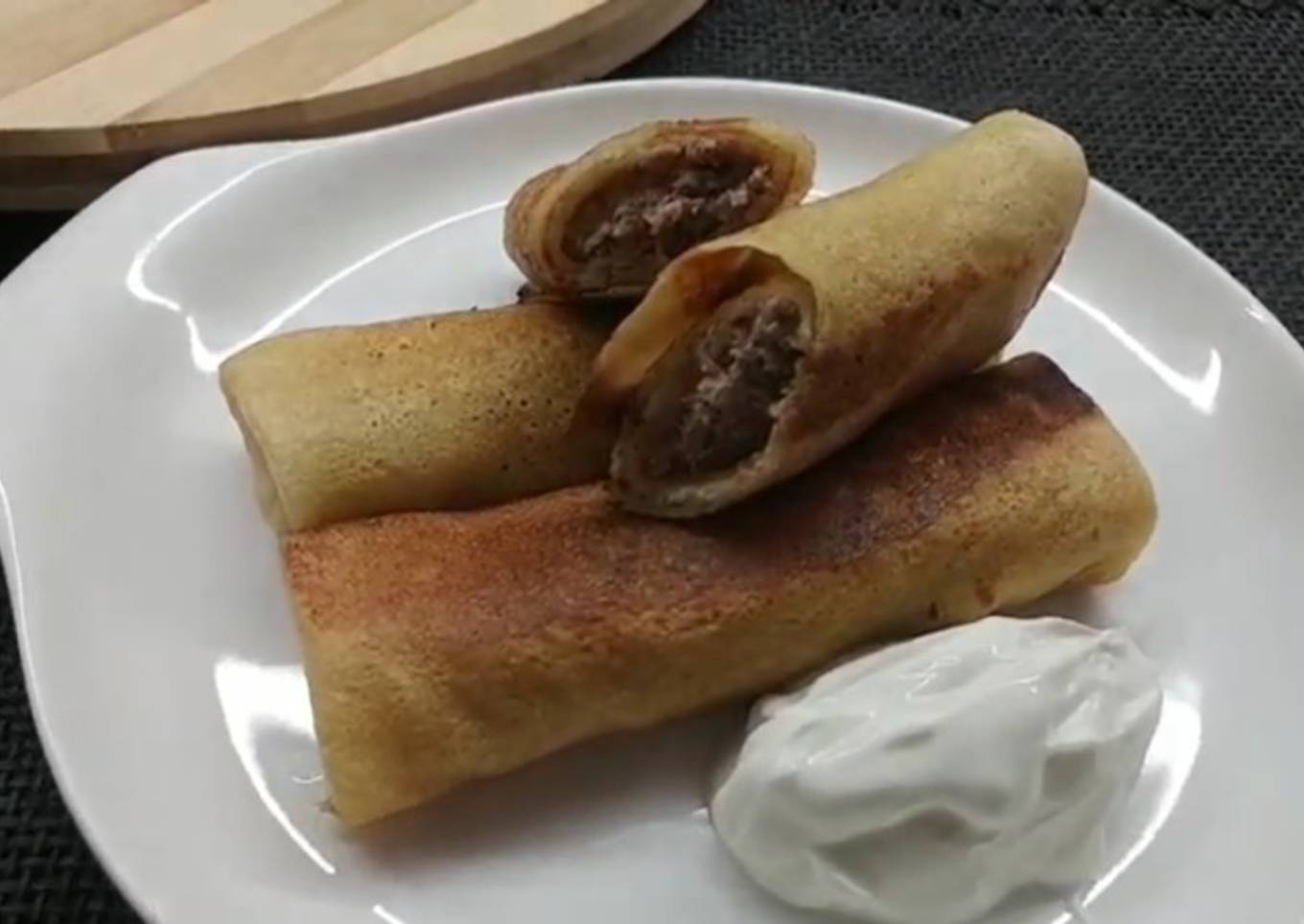 Crepes rellenos de carne