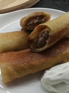Una foto de Crepes rellenos de carne