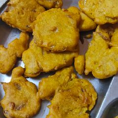 A picture of Onion pakode.