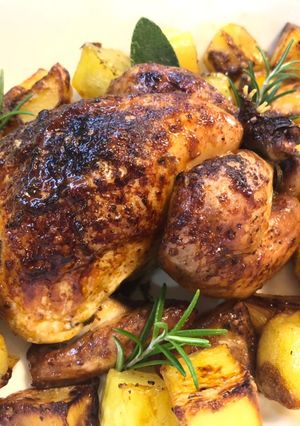 Foto di Galletto alla birra con patate al forno