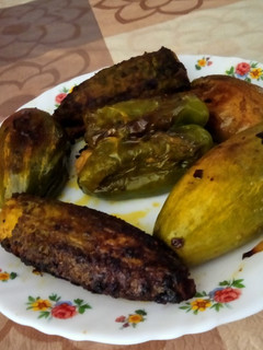 करेला, शिमला मिर्च परवल भरवां (Karela Shimla Mirch Parwal bharwan recipe in hindi) रेसिपी मुख्य फोटो