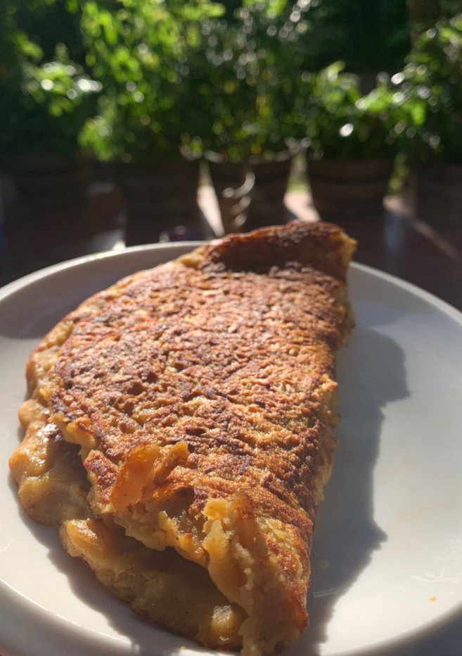 Una foto de Panqueque de manzana (2 panqueques)