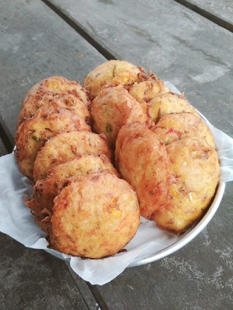 Langkah Gampang Menyiapkan Resep Bakwan Campur Teri yang Uenak Anti Ribet, Lezat Sekali