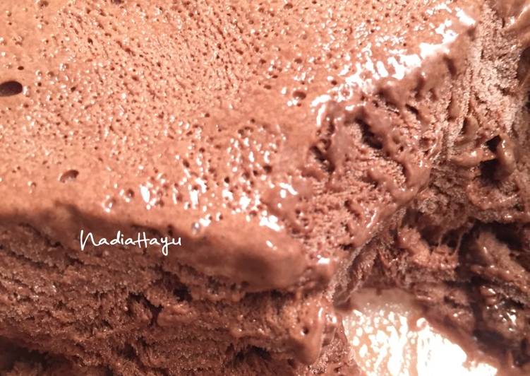 Langkah Mudah untuk Menyiapkan Homemade chocolate ice cream (es krim coklat walls kw) 🍦🍨😋 Anti Gagal