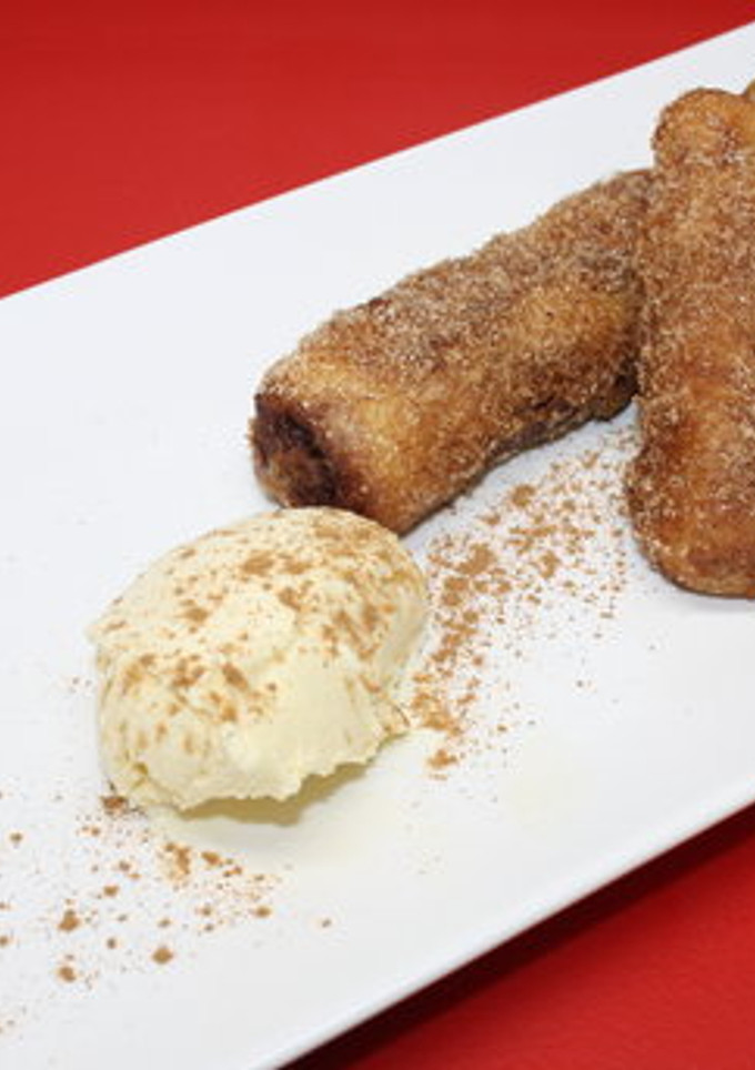 Una foto de Torrijas rellenas de natillas de chocolate