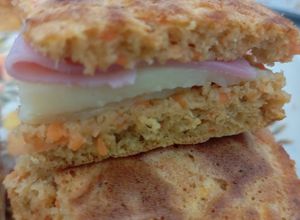 Una foto de Pan de zanahoria y harina de avena en sartén!