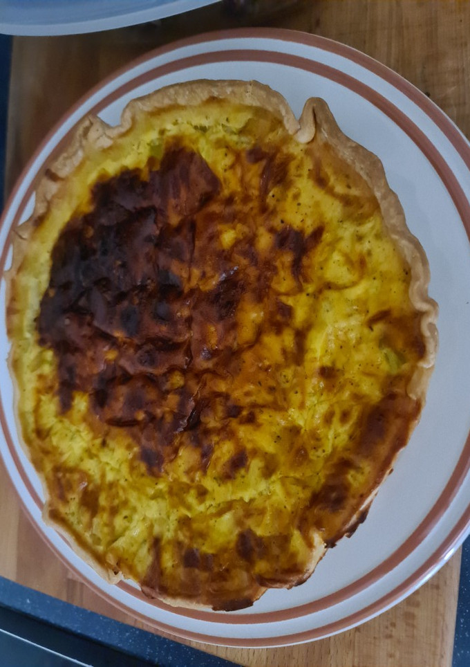 Una foto de Quiche de calabacín y puerro