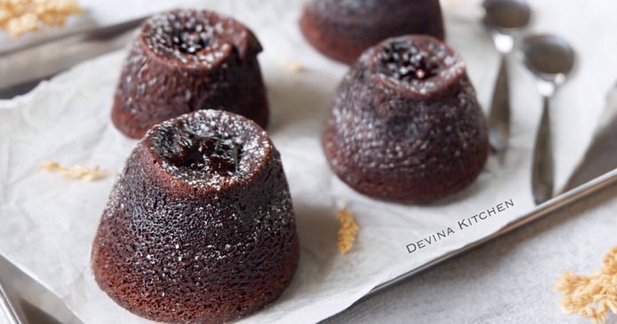 Resep Choco Lava Cake (No Oven, No Mixer) oleh Devina Marcia Cookpad