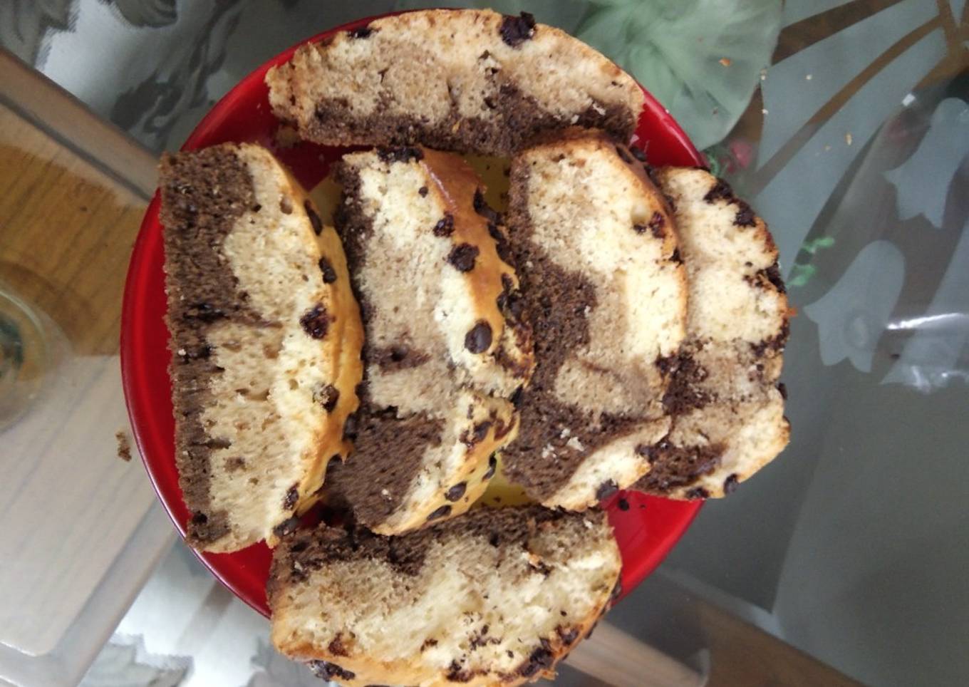 Choco chip ombre cake (eggless)