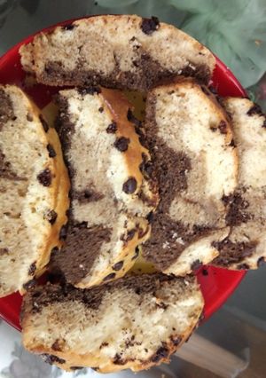 A picture of Choco chip ombre cake (eggless).