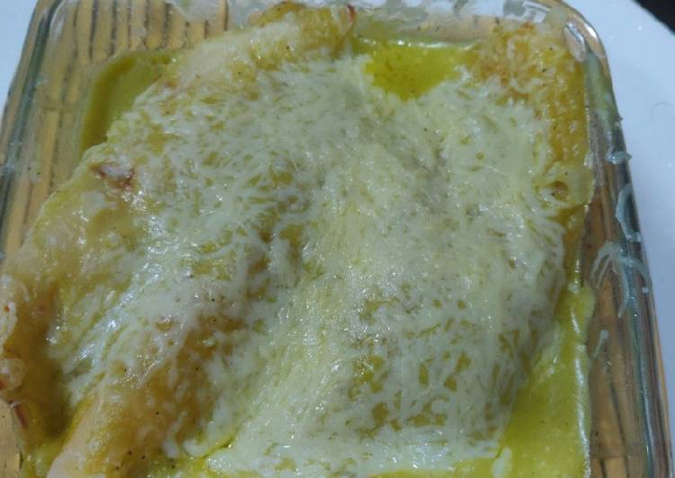 Simple Way to Prepare Ultimate Stuffed crepes with Mexican green sauce