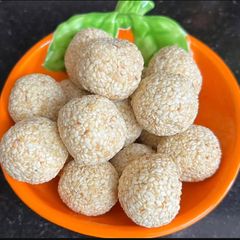 A picture of Sesame Seed { Til } Gud Ladoo With Mawa.